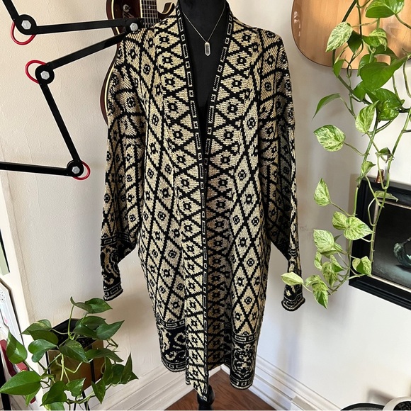 Vtg 80s/90s TR Bentley Woman Gold Black Cardigan - One Size - Picture 1 of 7